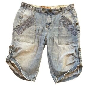 Vintage Candie’s embroidered faded denim Bermuda jean shorts Jr 11